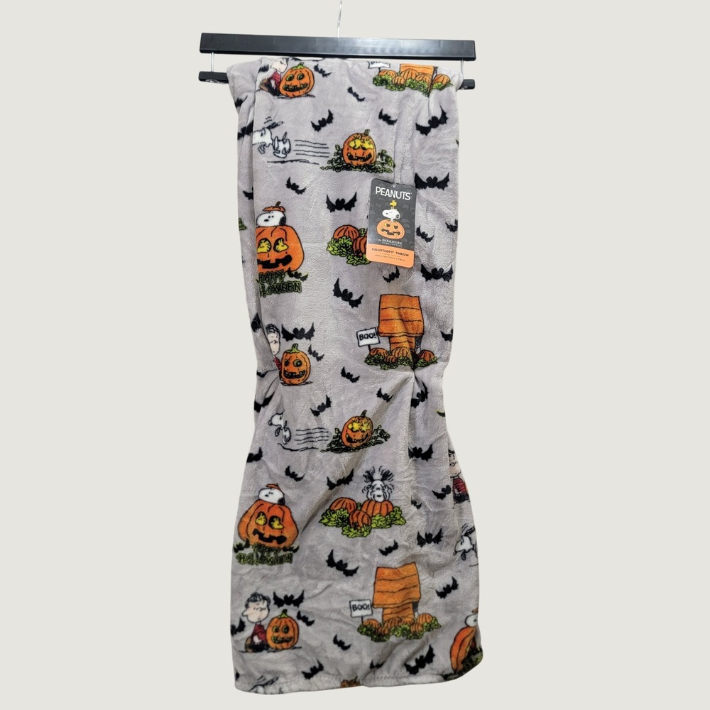 Peanuts‎ Snoopy Halloween Pumpkins VelvetLoft Throw Blanket Berkshire Home 60x70